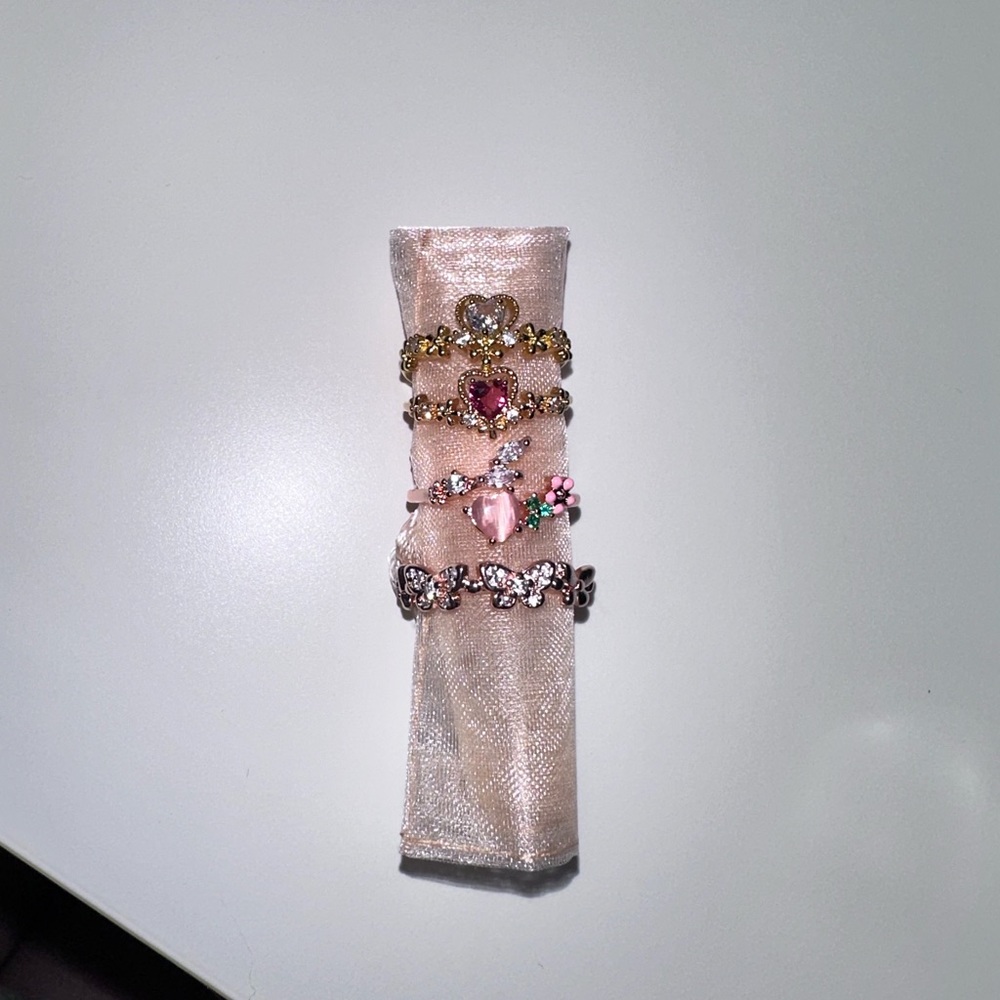 Women’s Rings - Picture 2 of 5